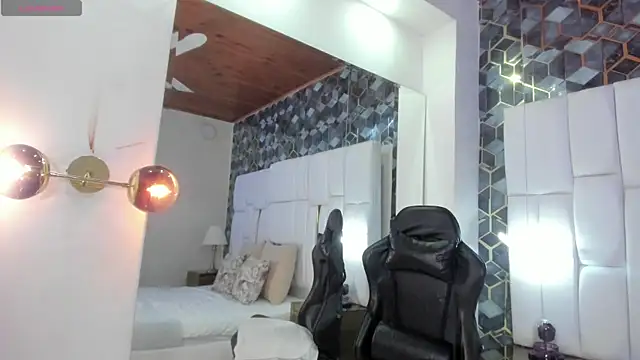 Snapshot of denisse_khan chatting on February 2026 05:02:02 PM denisse khan online show from February 2026 05:02:02 PM