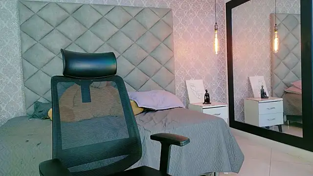 CARO ADAMS1 online show from January 2026 10:19:02 AM