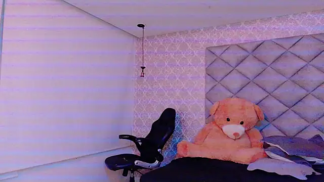 CARO ADAMS1 online show from December 2025 10:14:02 AM