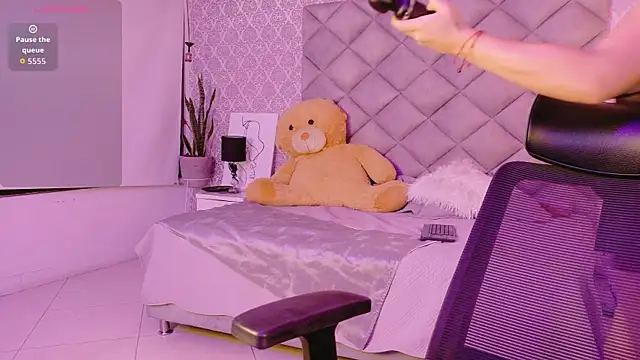 Snapshot of CARO_ADAMS1 chatting on February 2026 11:00:02 AM CARO ADAMS1 online show from February 2026 11:00:02 AM