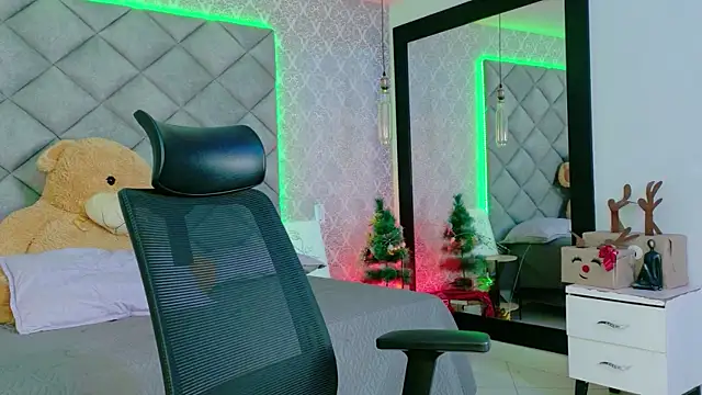 CARO ADAMS1 online show from January 2026 12:12:02 PM