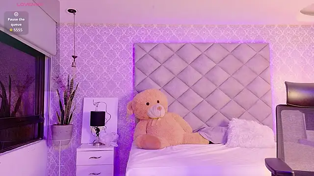 Snapshot of CARO_ADAMS1 chatting on February 2026 11:06:02 AM CARO ADAMS1 online show from February 2026 11:06:02 AM