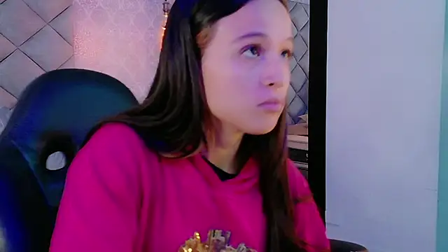 CARO ADAMS1 online show from November 2025 11:32:01 AM