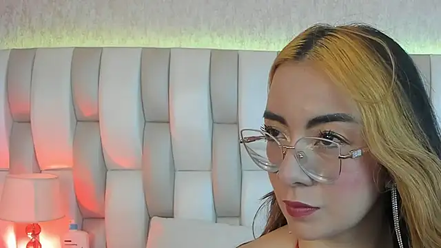 Ari lynn  online show from March 2026 03:39:02 AM