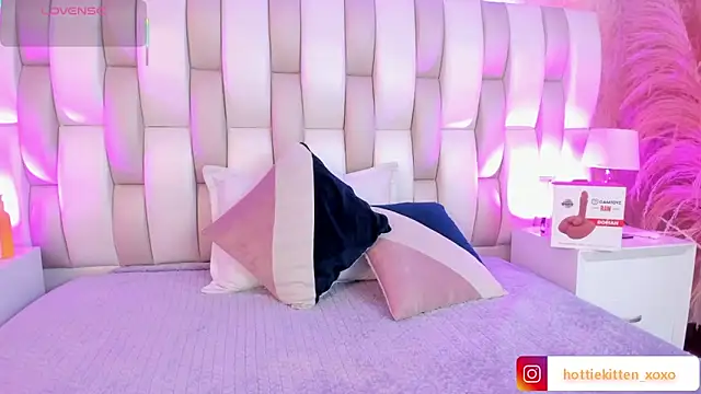 Ari lynn  online show from March 2026 03:13:01 AM