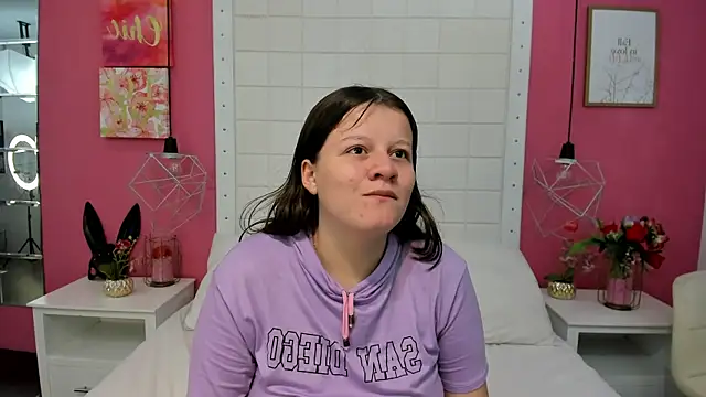 mia sweetie0 online show from December 2025 12:15:02 PM