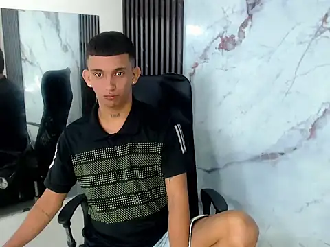Brandonhott online show from October 2025 03:41:01 AM