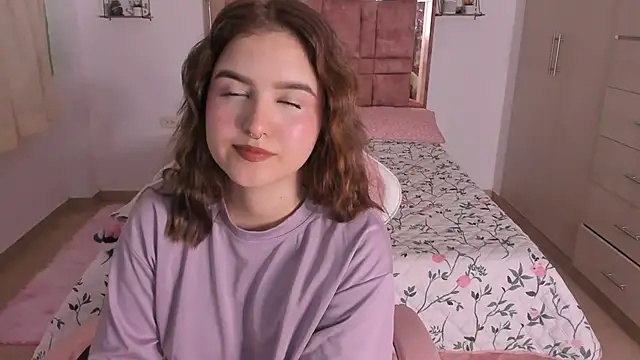 MIACUTEE  online show from May 2026 10:06:02 PM