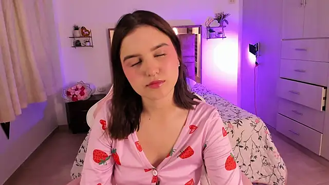 MIACUTEE  online show from March 2026 04:30:02 PM