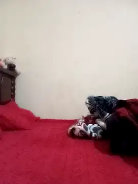 Mia-mrocia online show from November 2025 04:07:01 PM