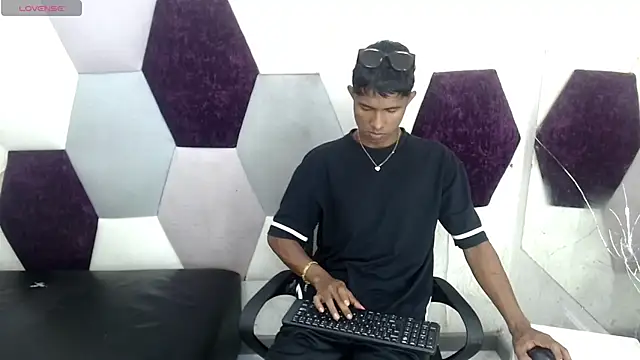 Mick storm online show from February 2026 06:59:01 PM