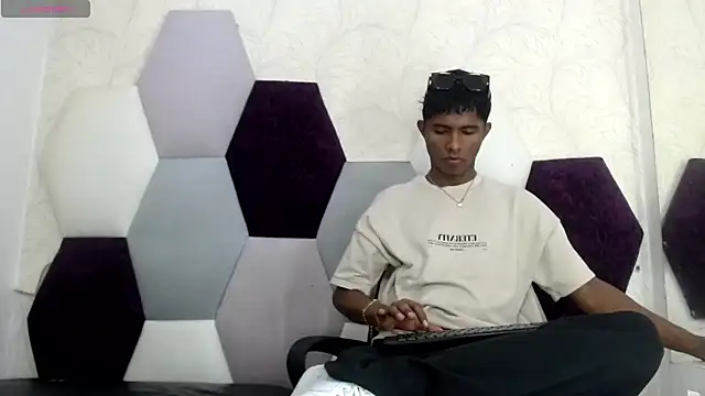 Mick storm online show from February 2026 07:25:01 PM