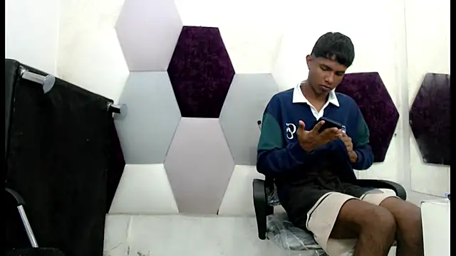 Mick storm online show from November 2025 06:08:01 PM