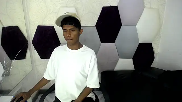 Mick storm online show from February 2026 08:31:02 PM