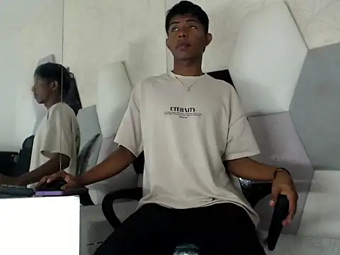 Mick storm online show from November 2025 05:28:01 PM