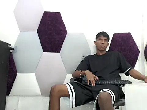 Mick storm online show from November 2025 07:02:02 PM