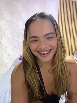 safadinhaquenteW online show from May 2026 08:03:01 PM