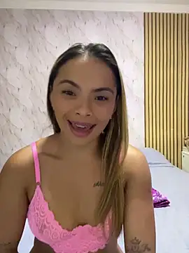 safadinhaquenteW online show from March 2026 04:28:02 AM