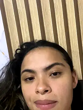 safadinhaquenteW online show from October 2025 02:46:01 AM