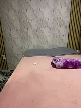 safadinhaquenteW online show from March 2026 04:47:02 AM