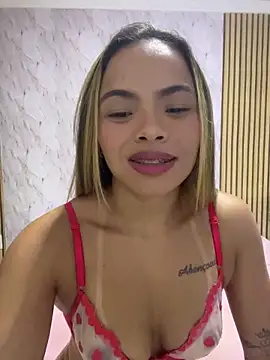 safadinhaquenteW online show from March 2026 09:05:02 PM