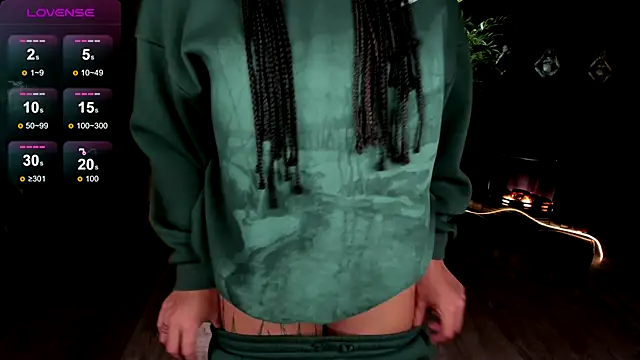 Aisha Goldstein online show from November 2025 05:44:02 AM