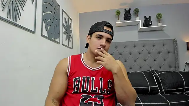 violeta and maxx online show from November 2025 09:07:02 PM