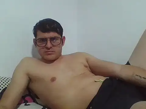 Snapshot of Dariusbi chatting on November 2025 02:15:01 AM Dariusbi online show from November 2025 02:15:01 AM