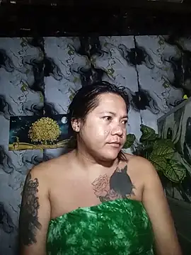 trishacummerts online show from May 2026 11:45:01 PM