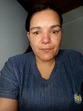 Snapshot of MilfBlonde_ chatting on October 2025 11:12:01 AM MilfBlonde online show from October 2025 11:12:01 AM