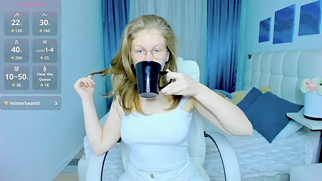 Snapshot of Angelie__Eyes chatting on November 2025 03:48:01 PM Angelie Eyes online show from November 2025 03:48:01 PM