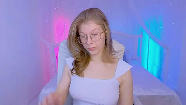 Snapshot of Angelie__Eyes chatting on November 2025 03:35:02 PM Angelie Eyes online show from November 2025 03:35:02 PM