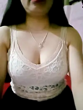 Snapshot of SansanCii chatting on December 2025 12:40:01 PM SansanCii online show from December 2025 12:40:01 PM