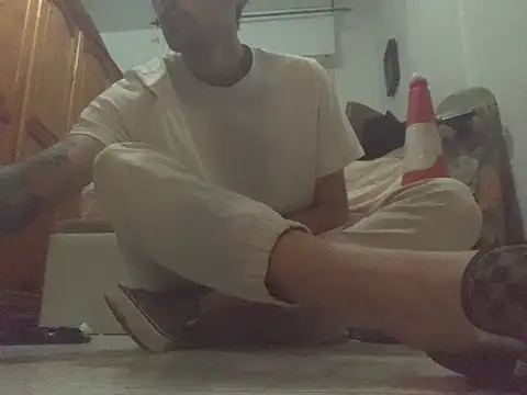 Snapshot of lucky1661 chatting on November 2025 12:25:02 AM lucky1661 online show from November 2025 12:25:02 AM