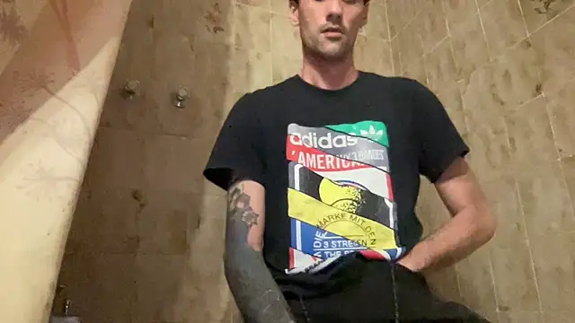 Snapshot of lucky1661 chatting on October 2025 01:28:02 AM lucky1661 online show from October 2025 01:28:02 AM