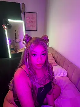 Snapshot of YourFavorite_Daiisy chatting on October 2025 01:36:02 PM YourFavorite Daiisy online show from October 2025 01:36:02 PM