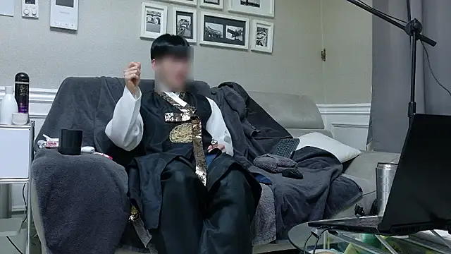 koreanboy2341 online show from February 2026 02:27:01 PM