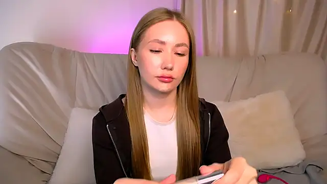 EllyColins online show from May 2026 03:26:02 AM