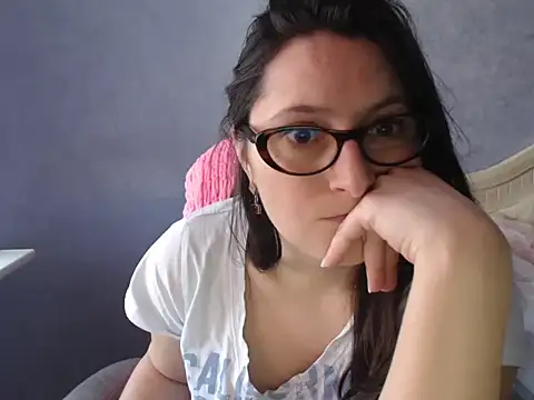 Snapshot of LuckyLisa23 chatting on May 2026 01:14:01 PM LuckyLisa23 online show from May 2026 01:14:01 PM