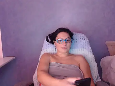 LuckyLisa23 online show from February 2026 05:42:02 PM