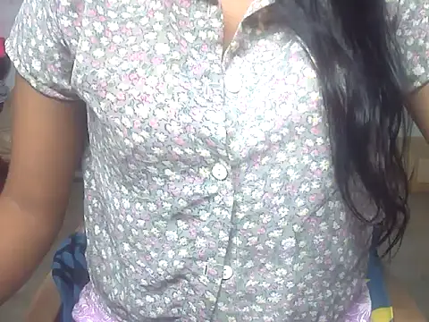 Snapshot of shalu_02 chatting on October 2025 05:52:01 AM shalu 02 online show from October 2025 05:52:01 AM