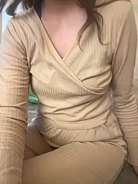 KittieCreme online show from March 2026 02:50:01 PM