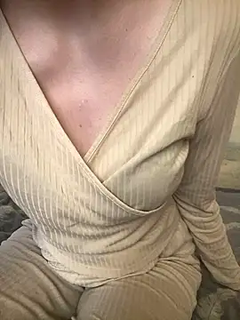 KittieCreme online show from January 2026 11:06:01 AM