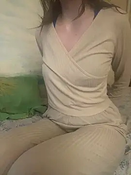 KittieCreme online show from March 2026 12:29:02 PM