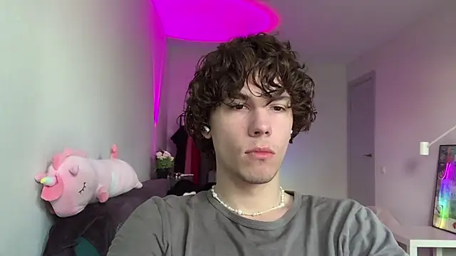 Jeremy1Scott online show from June 2026 05:41:02 AM