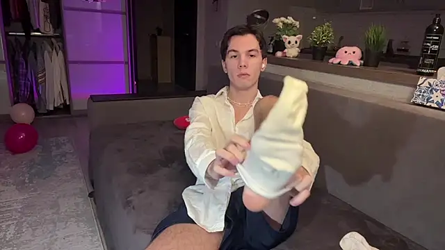 Jeremy1Scott online show from November 2025 09:37:02 PM