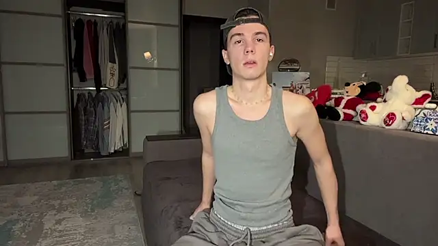 Jeremy1Scott online show from November 2025 03:27:02 AM