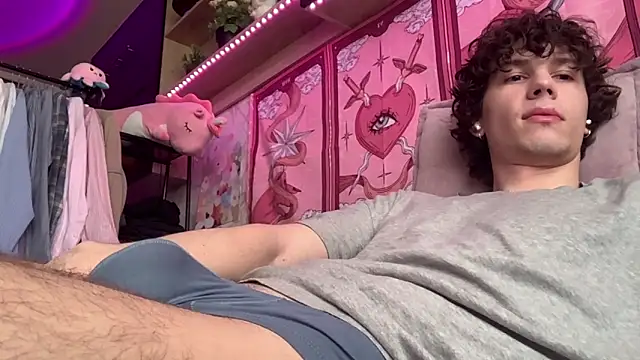 Jeremy1Scott online show from May 2026 04:38:01 AM