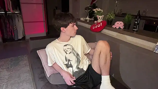 Jeremy1Scott online show from December 2025 09:36:02 PM