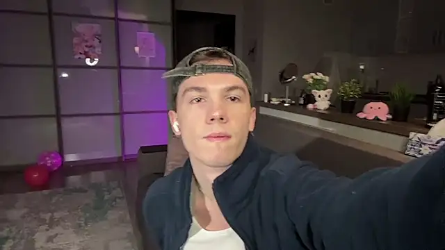 Jeremy1Scott online show from November 2025 03:29:01 AM